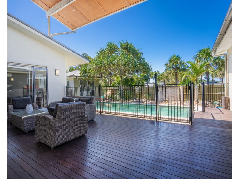 18 Baza Place, Banksia Beach QLD 4507