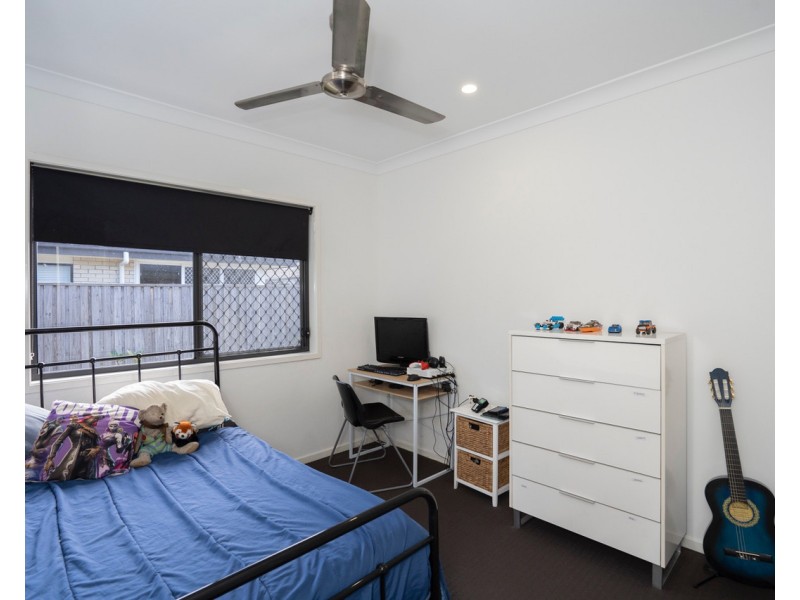 72 Lakeside Crescent, Ningi QLD 4511