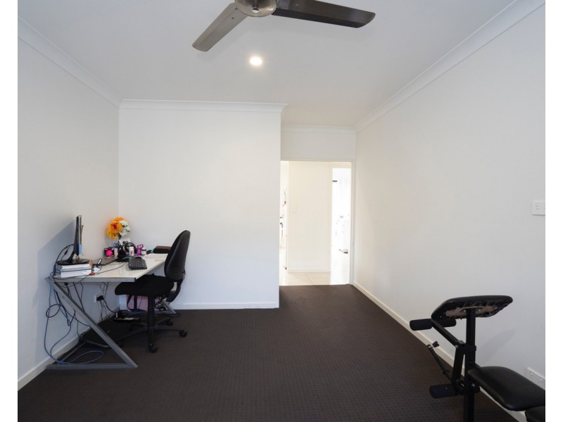 72 Lakeside Crescent, Ningi QLD 4511
