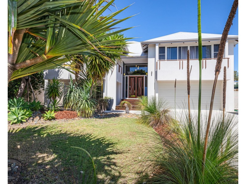 15 Seaside Drive, Banksia Beach QLD 4507