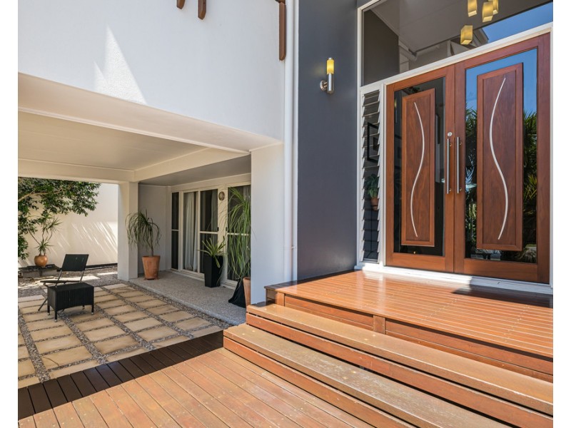 15 Seaside Drive, Banksia Beach QLD 4507