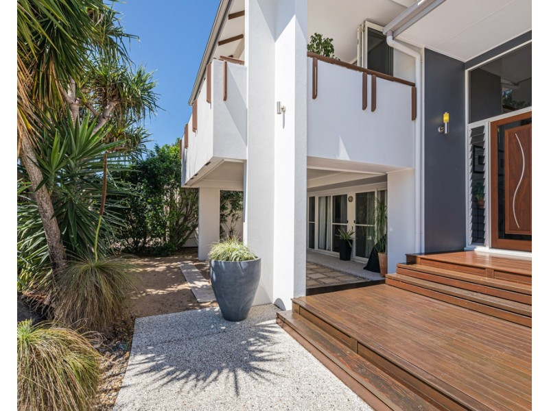 15 Seaside Drive, Banksia Beach QLD 4507