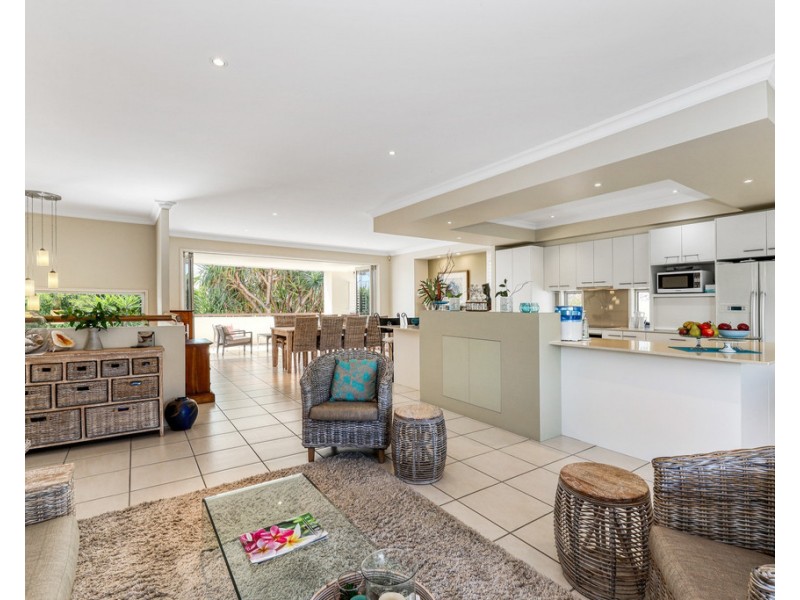 15 Seaside Drive, Banksia Beach QLD 4507