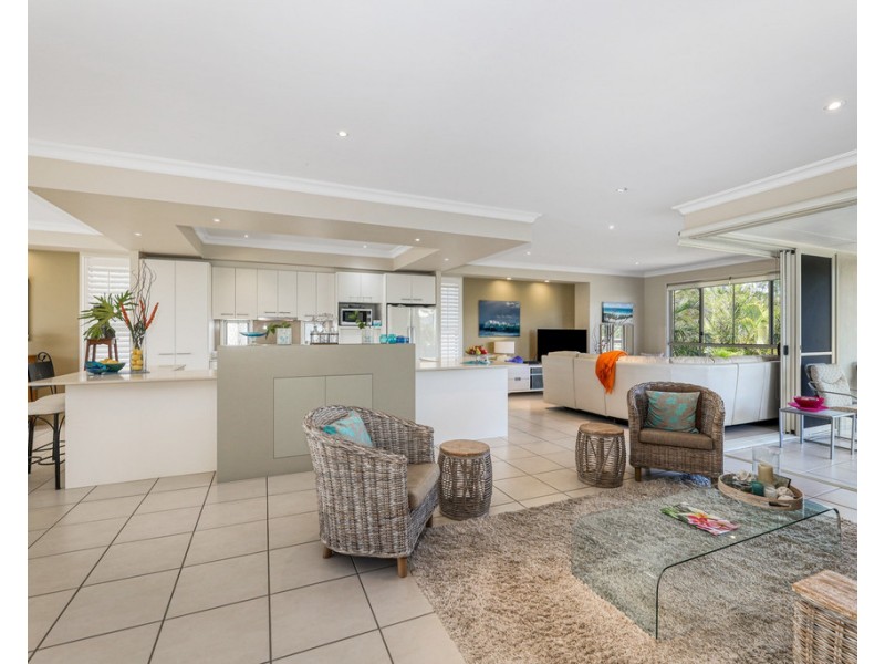 15 Seaside Drive, Banksia Beach QLD 4507