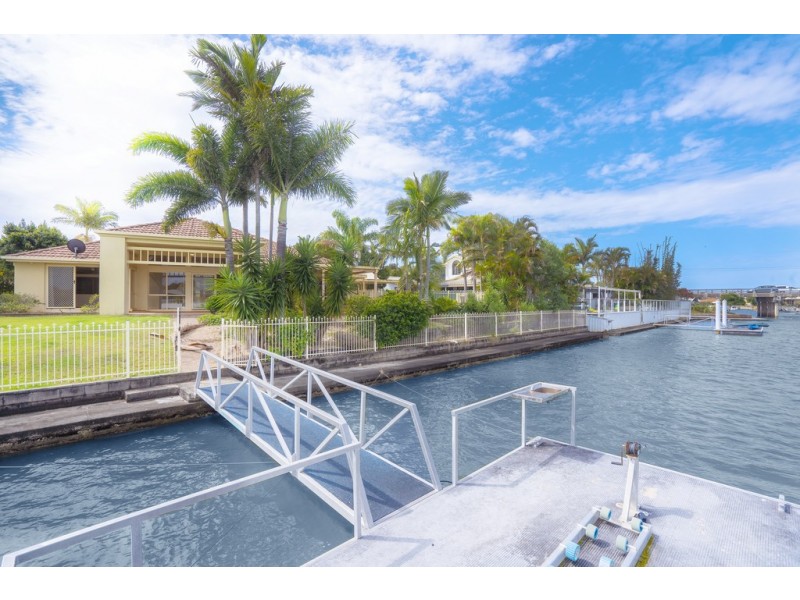 83 Phoenix Avenue, Bongaree QLD 4507