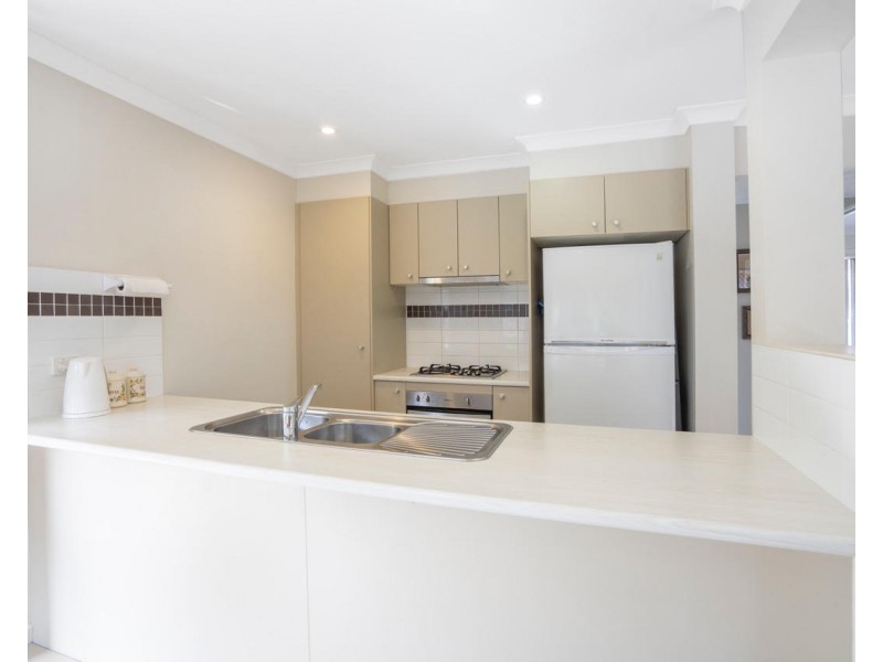 2/26 Water Gum Crescent, Ningi QLD 4511