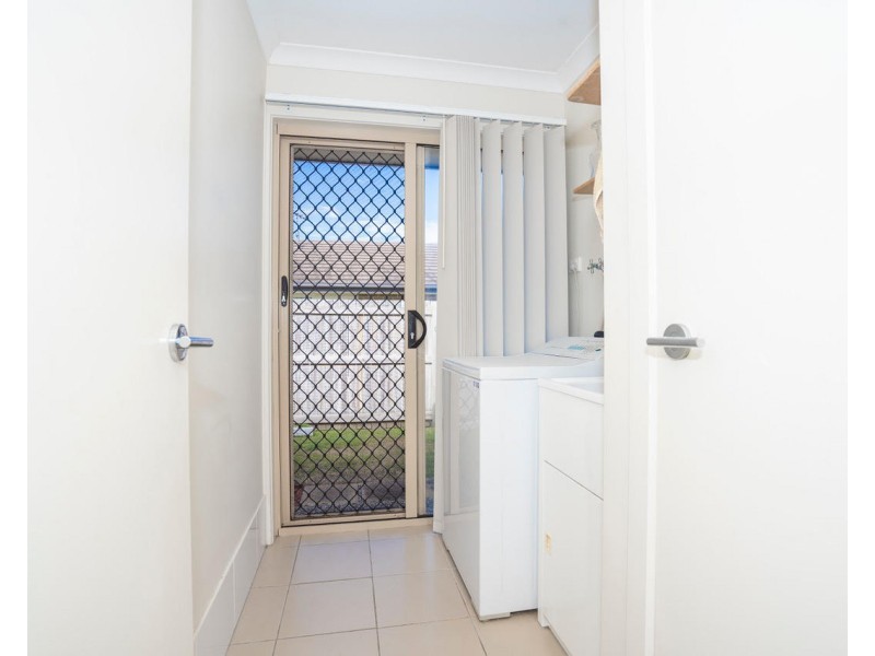 2/26 Water Gum Crescent, Ningi QLD 4511