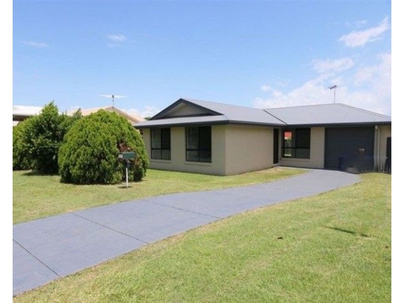 39 Lachlan Crescent, Sandstone Point QLD 4511