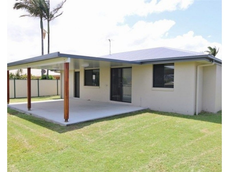 39 Lachlan Crescent, Sandstone Point QLD 4511