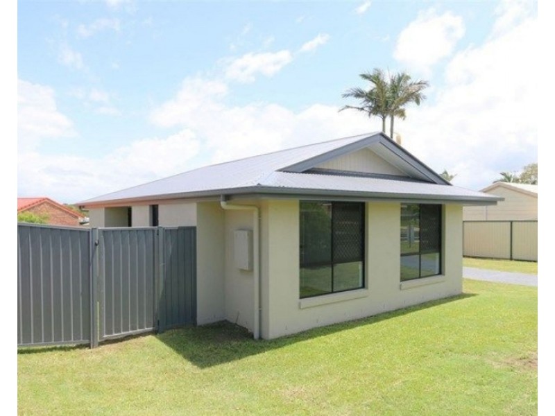 39 Lachlan Crescent, Sandstone Point QLD 4511