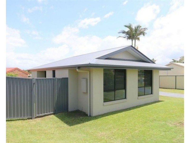 39 Lachlan Crescent, Sandstone Point QLD 4511