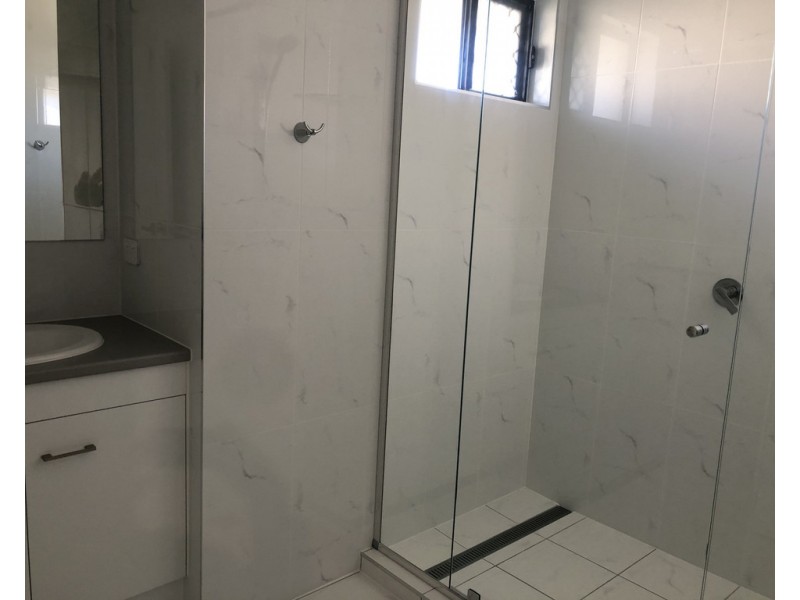 39 Lachlan Crescent, Sandstone Point QLD 4511