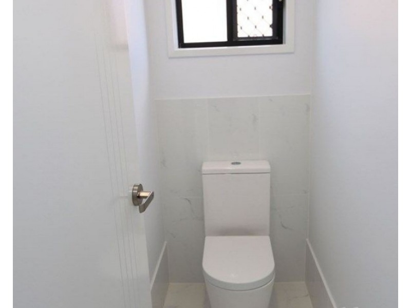 39 Lachlan Crescent, Sandstone Point QLD 4511