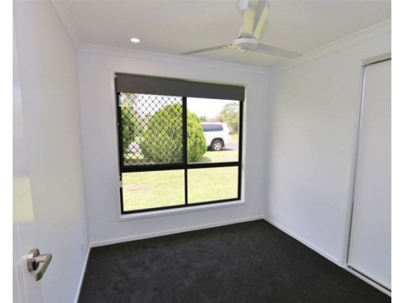 39 Lachlan Crescent, Sandstone Point QLD 4511