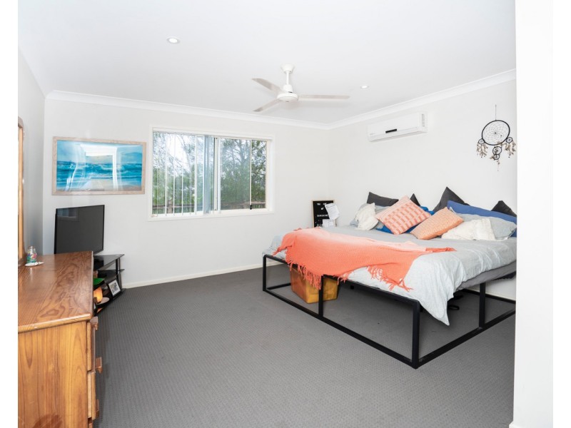 37 Adam Street, Beachmere QLD 4510