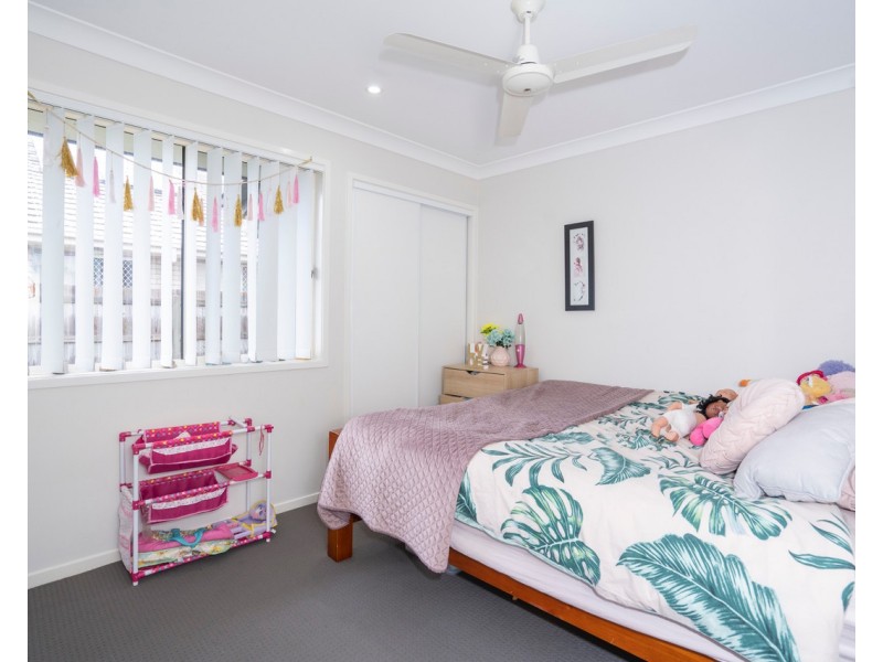 37 Adam Street, Beachmere QLD 4510