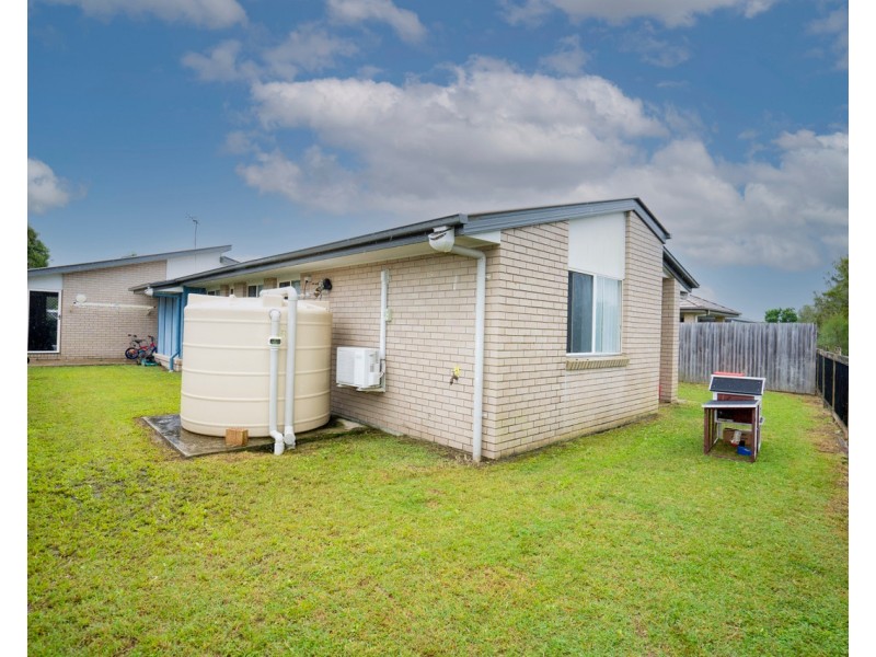 37 Adam Street, Beachmere QLD 4510