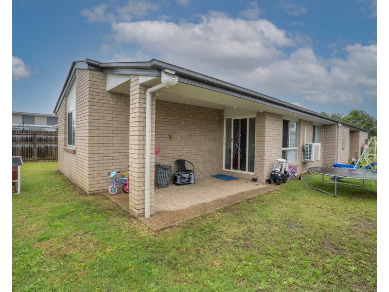 37 Adam Street, Beachmere QLD 4510