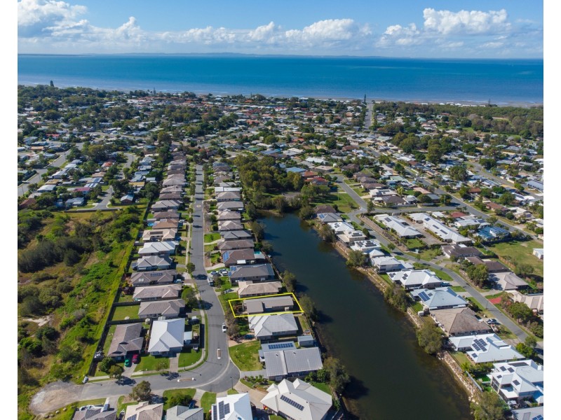 37 Adam Street, Beachmere QLD 4510