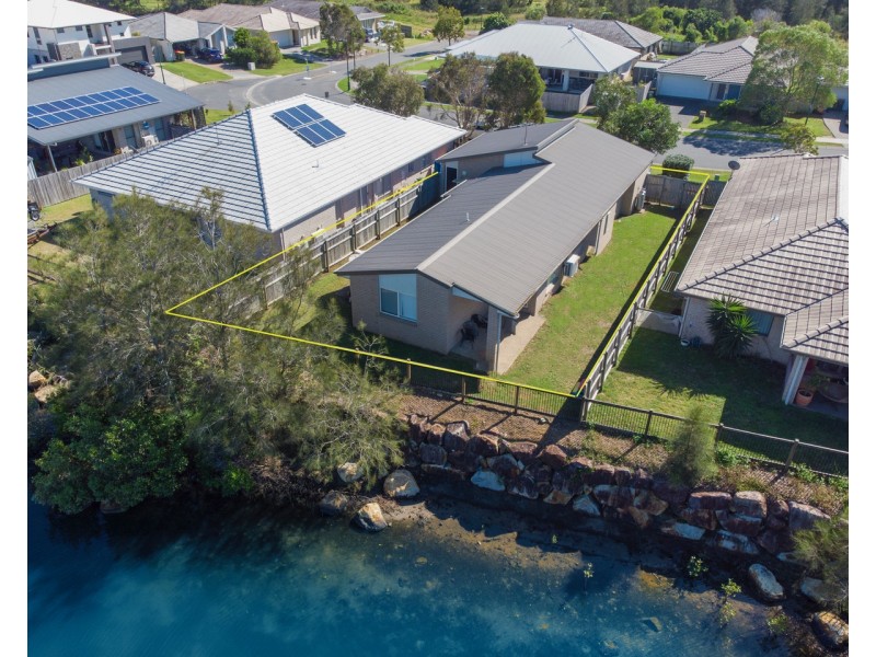 37 Adam Street, Beachmere QLD 4510