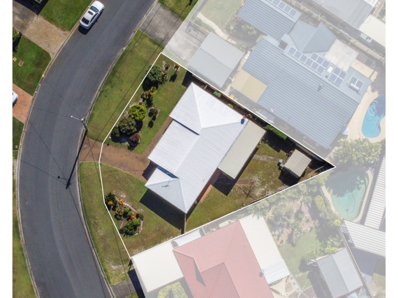 16 Pheasant Avenue, Banksia Beach QLD 4507