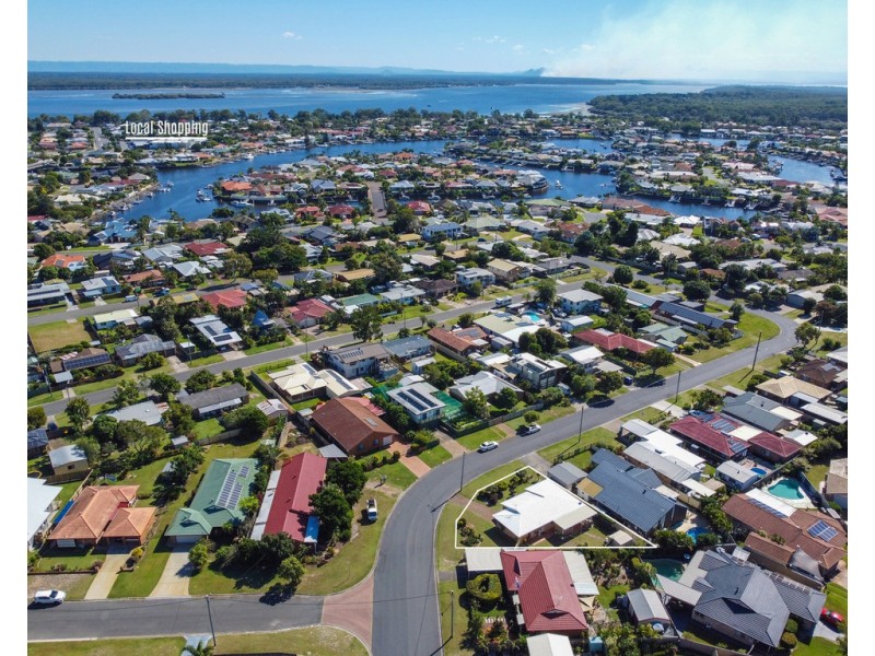 16 Pheasant Avenue, Banksia Beach QLD 4507