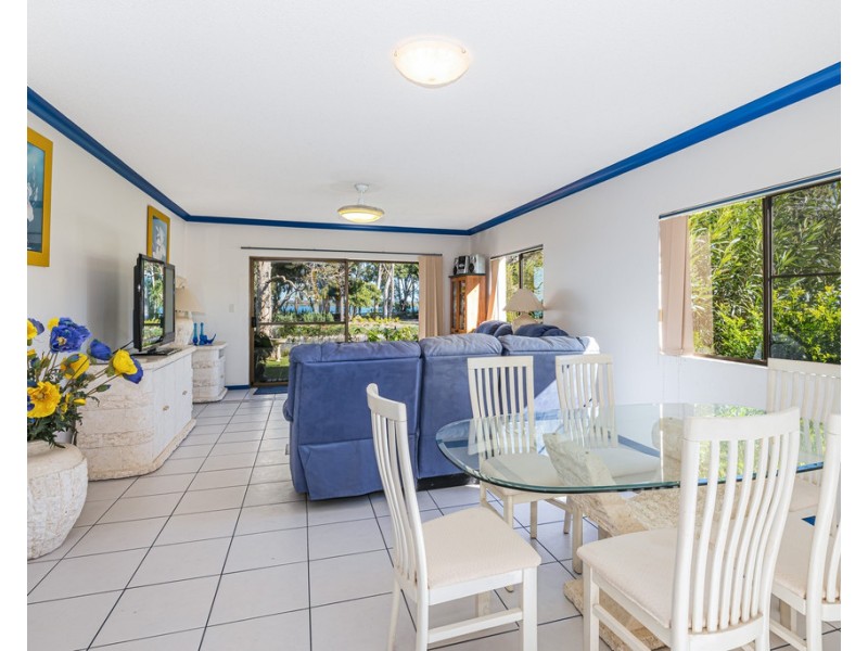 1/2 Sunderland Drive, Banksia Beach QLD 4507