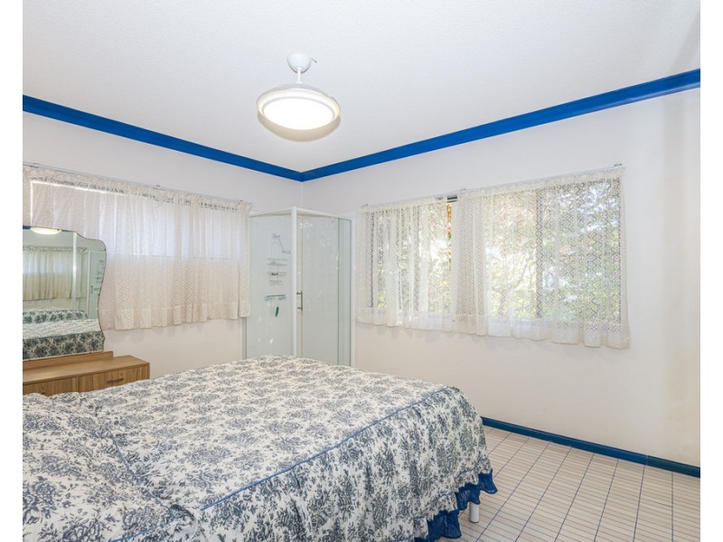 1/2 Sunderland Drive, Banksia Beach QLD 4507