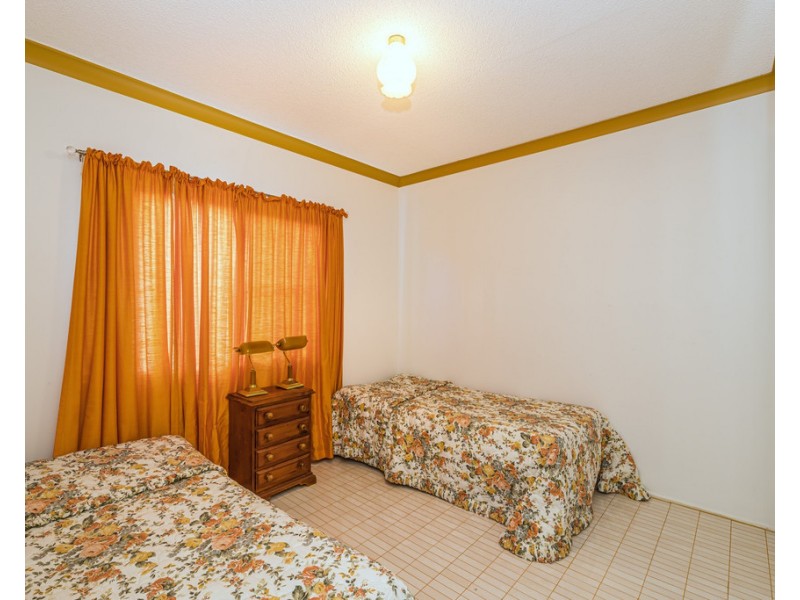 1/2 Sunderland Drive, Banksia Beach QLD 4507