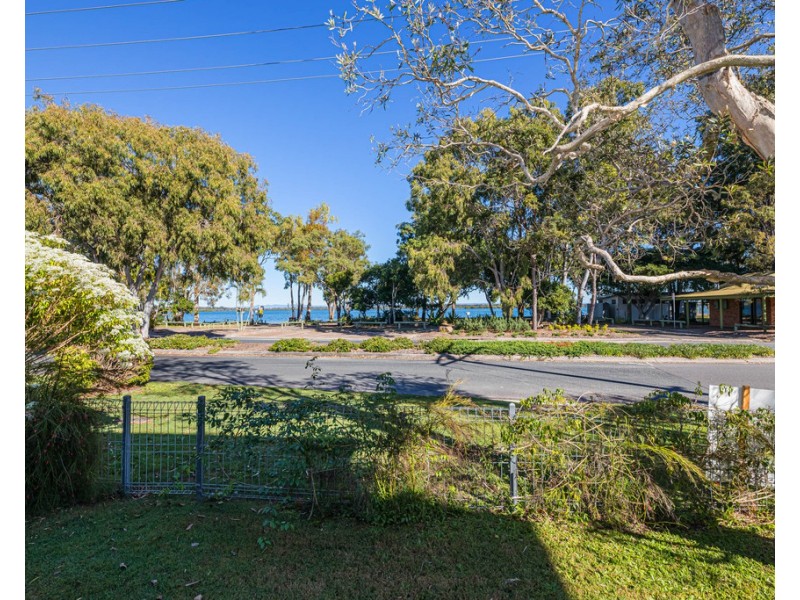 1/2 Sunderland Drive, Banksia Beach QLD 4507