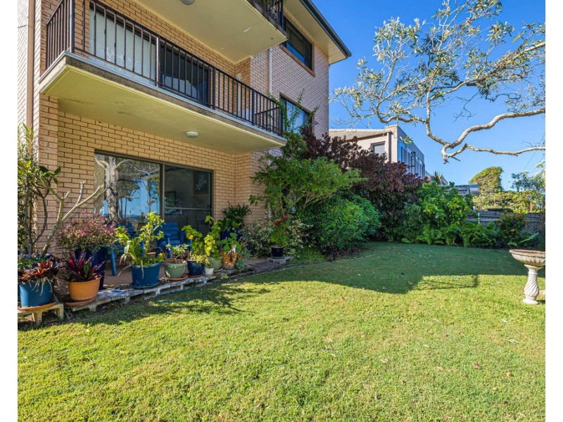 1/2 Sunderland Drive, Banksia Beach QLD 4507
