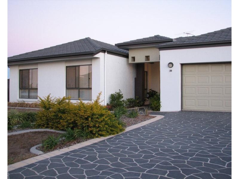 38 Marina Boulevard, Banksia Beach QLD 4507