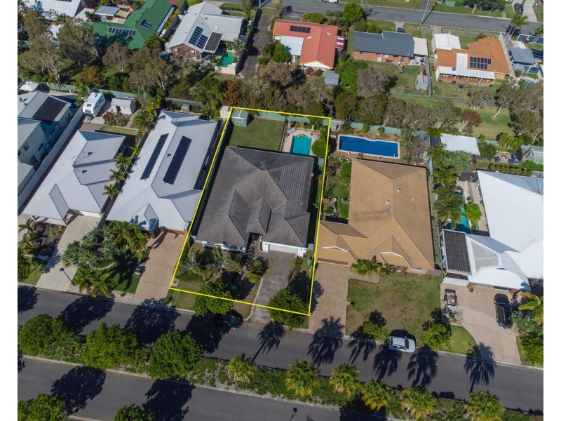 38 Marina Boulevard, Banksia Beach QLD 4507