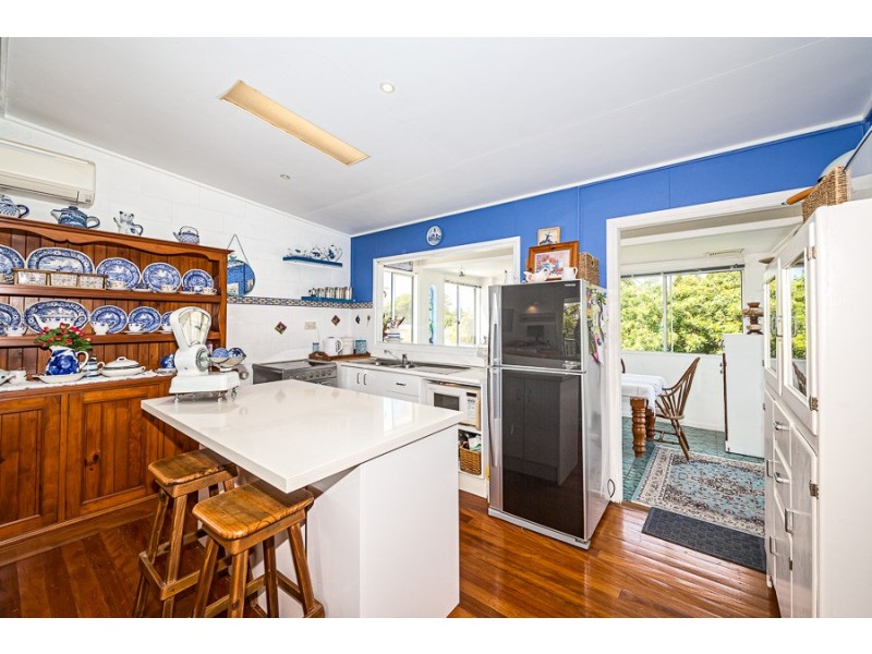 28 Palm Avenue, Bongaree QLD 4507