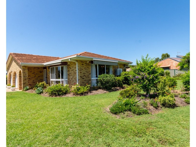 2 Elizabeth Batts Court, Banksia Beach QLD 4507