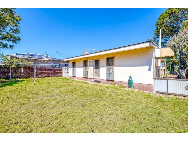 27 Bonham Street, Bongaree QLD 4507