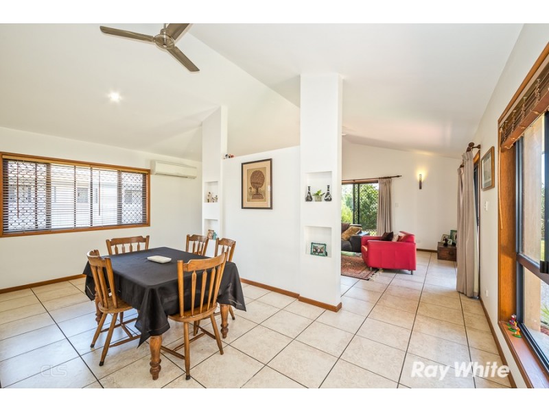 138 Carpenter Way, Sandstone Point QLD 4511
