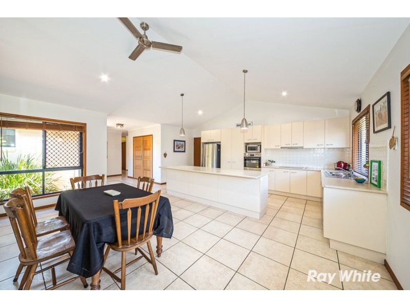 138 Carpenter Way, Sandstone Point QLD 4511