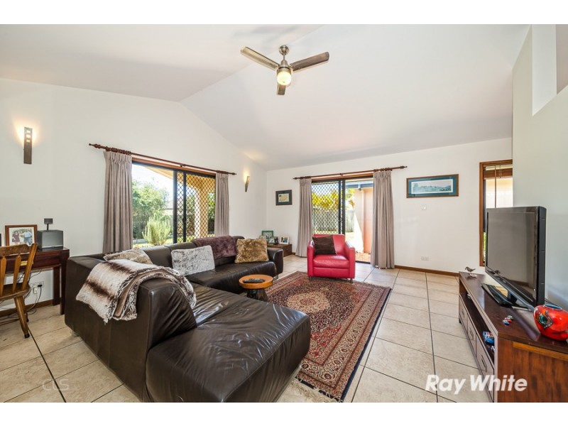 138 Carpenter Way, Sandstone Point QLD 4511