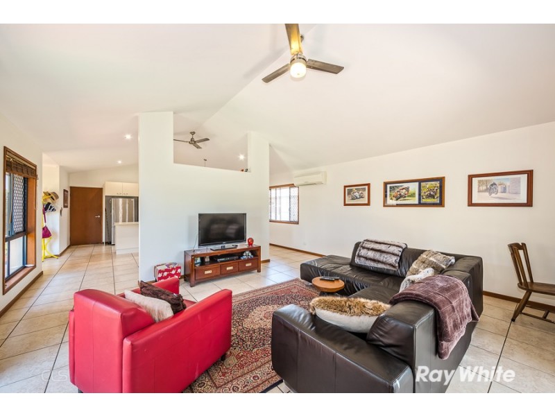 138 Carpenter Way, Sandstone Point QLD 4511