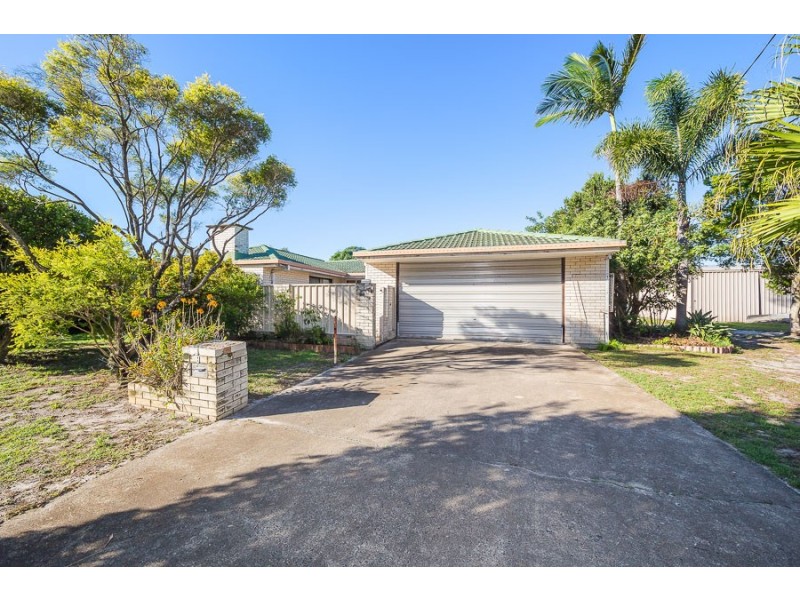 9-11 Fairway Avenue, Woorim QLD 4507