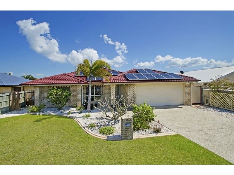 8 Clovelly Place, Sandstone Point QLD 4511