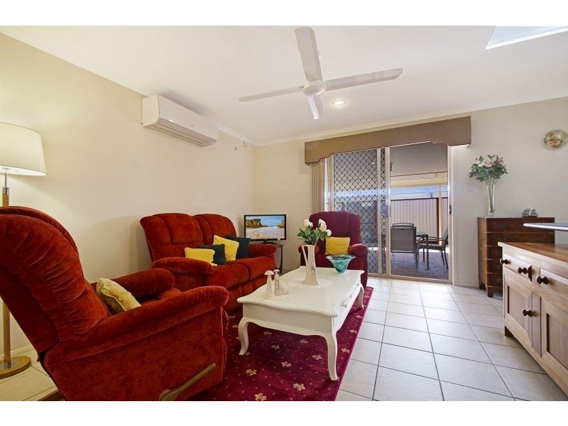 8 Clovelly Place, Sandstone Point QLD 4511