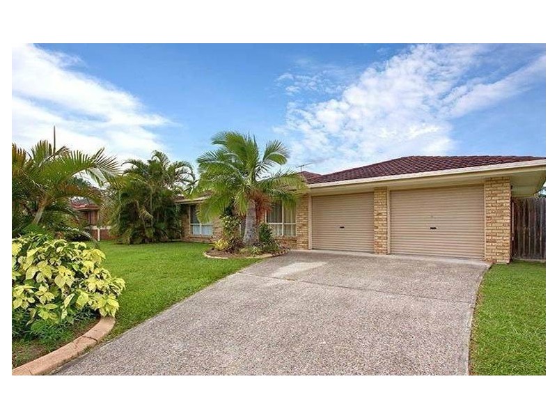 8 Bream Court, Sandstone Point QLD 4511