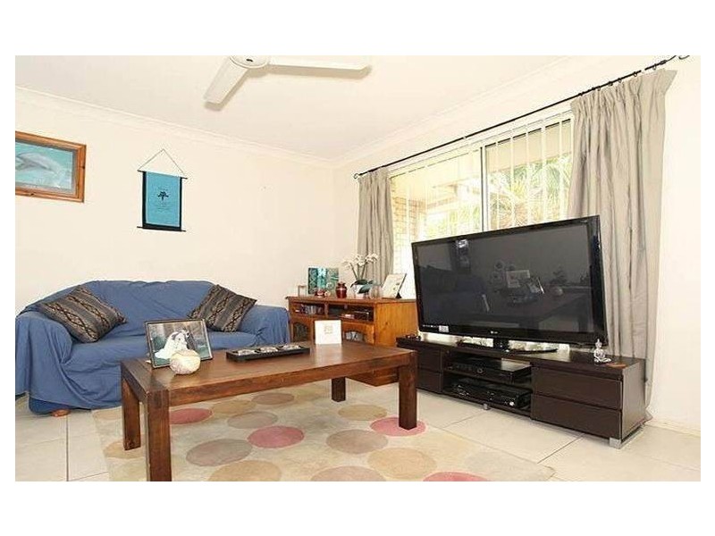 8 Bream Court, Sandstone Point QLD 4511