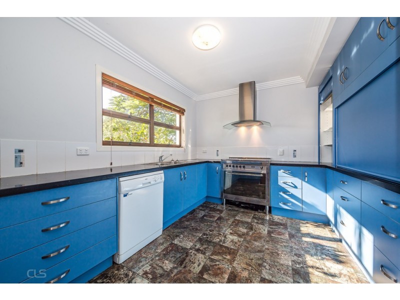 32 Cumming Street, Bongaree QLD 4507