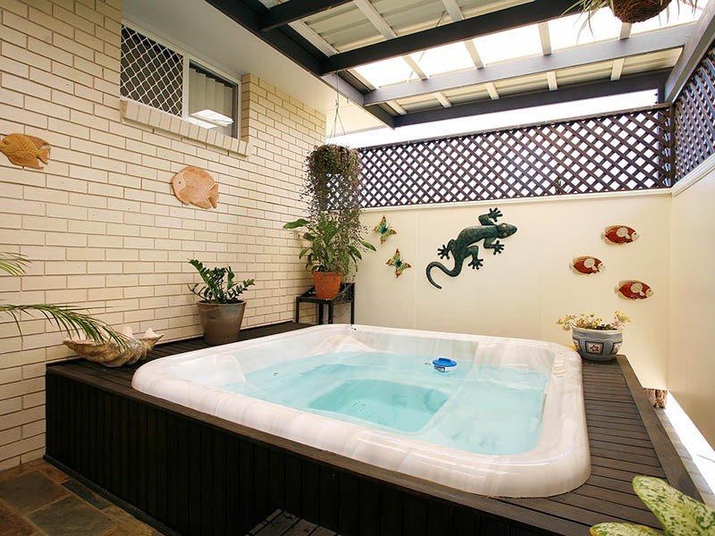 Sandstone Point QLD 4511