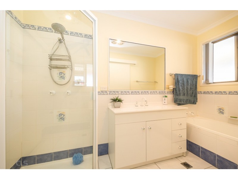 18 Endeavour Drive, Banksia Beach QLD 4507