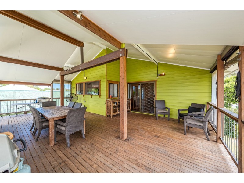 12 Charlotte Avenue, Bongaree QLD 4507