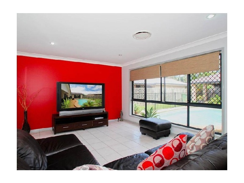 Sandstone Point QLD 4511